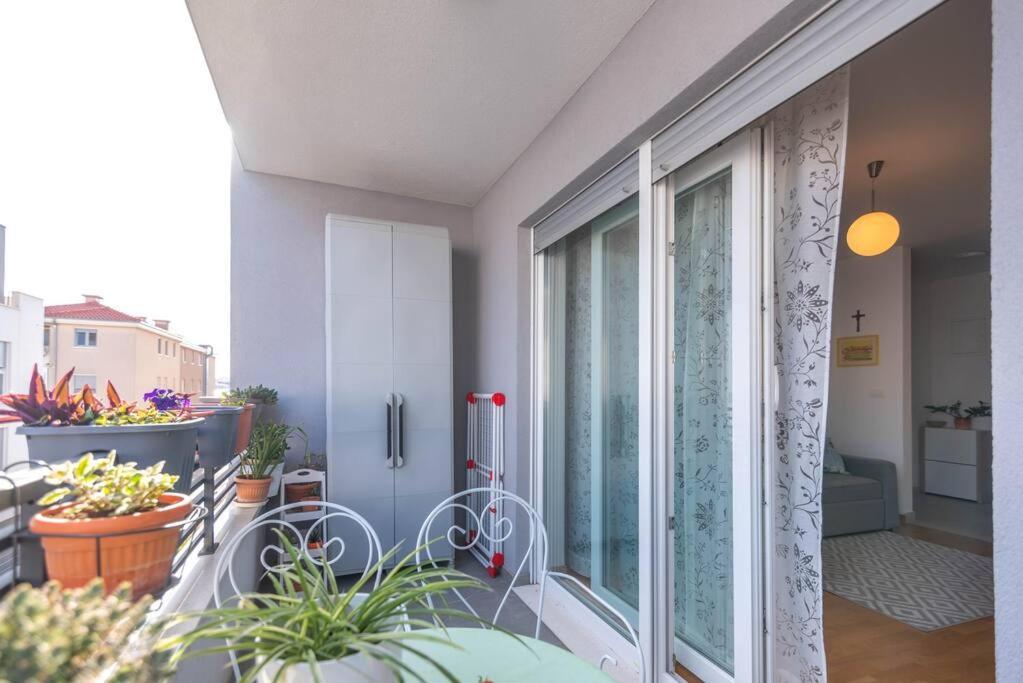 Feel Like Home Podstrana Exterior foto