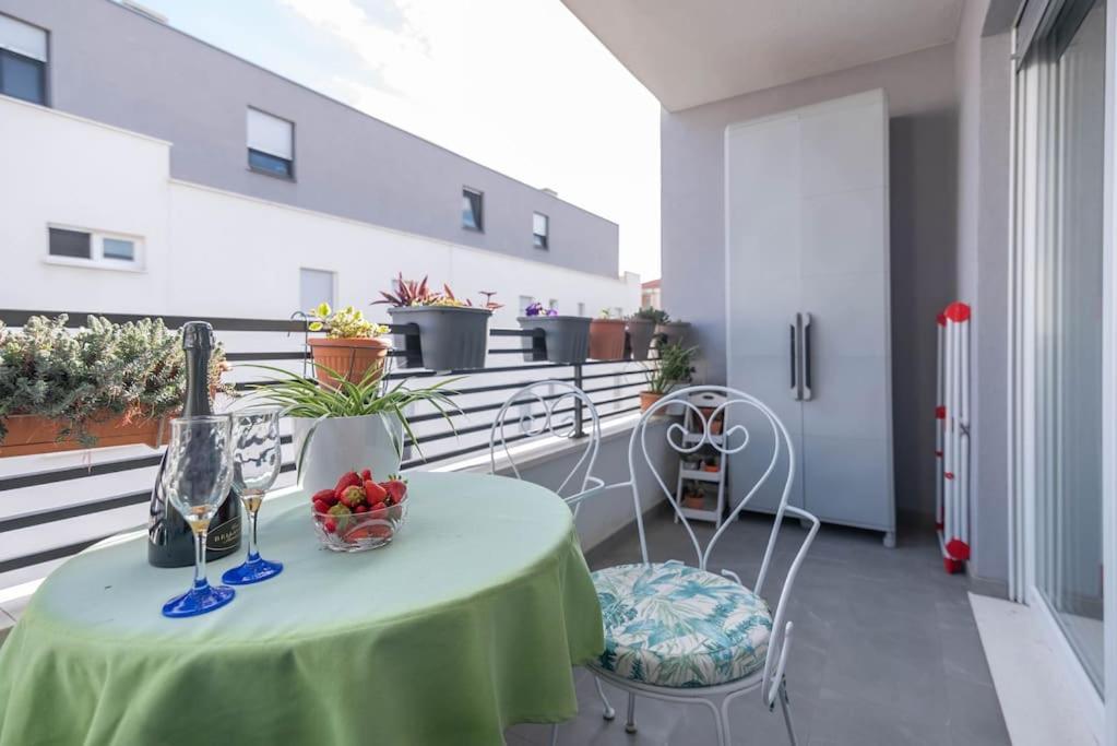 Feel Like Home Podstrana Exterior foto